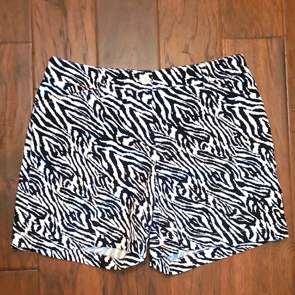 Jones New York Sport women's zebra print shorts size 6 - Picture 1 of 8